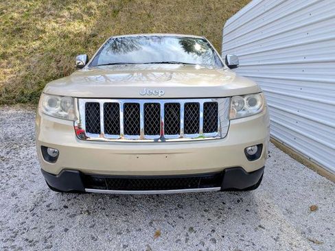 Used 2011 Jeep Grand Cherokee Overland image 3