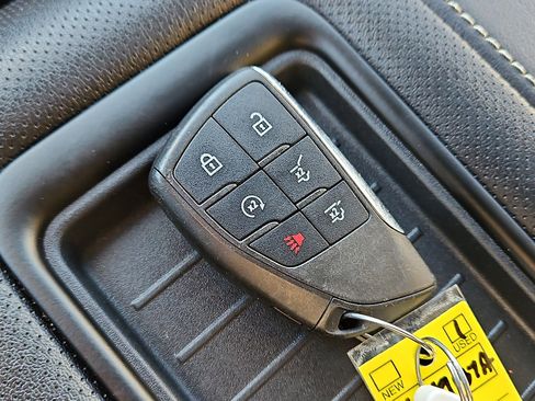 Used 2021 Chevrolet Suburban Premier w/ Premium Package image 20