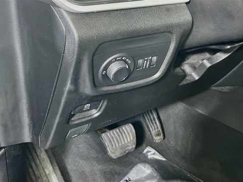 Used 2023 Jeep Grand Cherokee L Laredo AWD/4WD image 10
