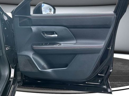 Certified 2025 Nissan Kicks SR FWD image 26