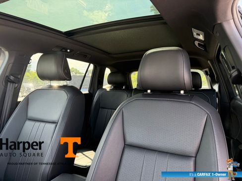 Used 2024 Volkswagen Tiguan SE R-Line FWD image 11
