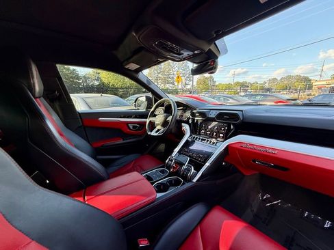 Used 2020 Lamborghini Urus AWD/4WD image 39
