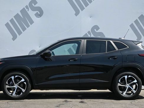 Used 2024 Chevrolet Trax RS w/ Driver Confidence Package FWD image 8