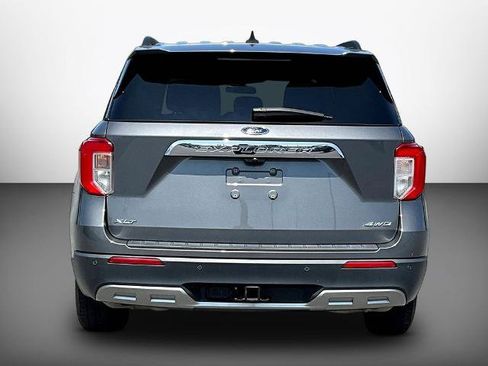 Certified 2022 Ford Explorer XLT w/ Equipment Group 202A AWD/4WD image 5