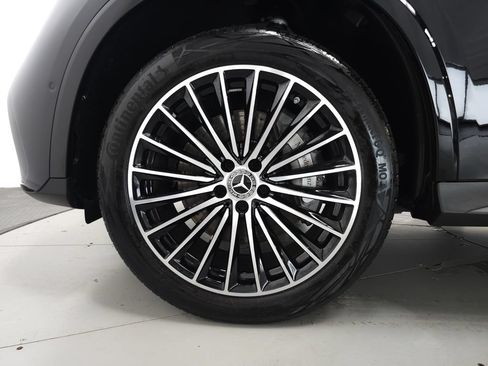 Used 2025 Mercedes-Benz GLC 350e 4MATIC image 32