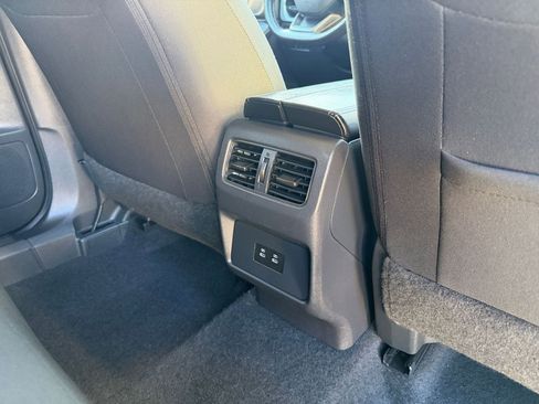 Used 2025 Nissan Rogue SV FWD image 24