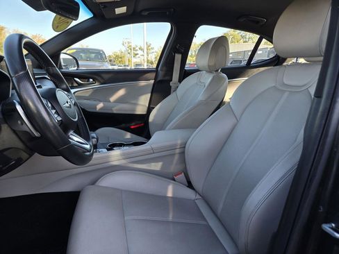 Used 2023 Genesis G70 2.0T image 27
