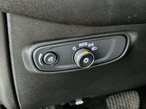 Used 2024 Chevrolet Equinox LS w/ LS Convenience Package AWD/4WD image 9