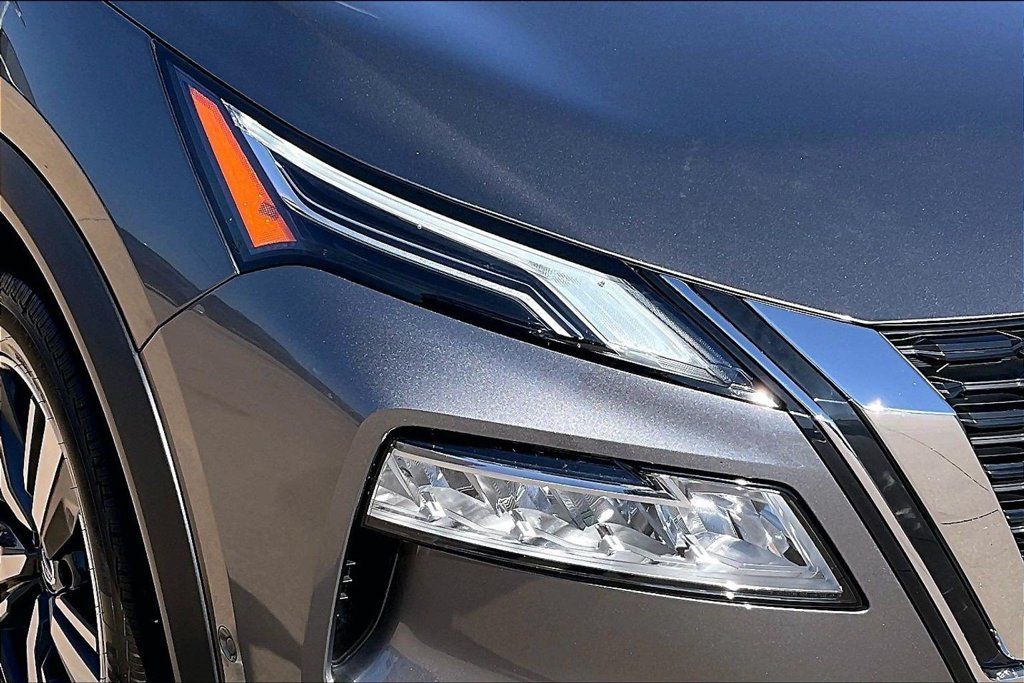 Used 2021 Nissan Rogue Platinum AWD/4WD image 28