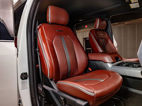 Used 2020 Ford F450 Platinum w/ FX4 Off-Road Package image 28