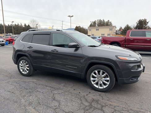 Used 2016 Jeep Cherokee Limited w/ Technology Group image 8