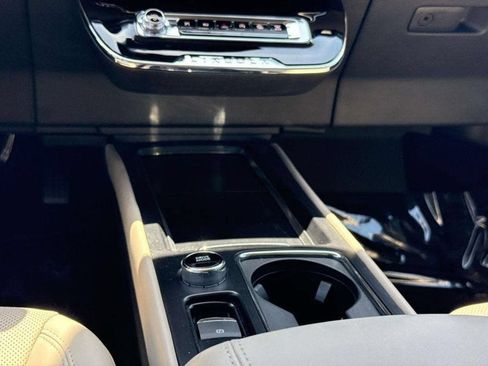 Certified 2025 Lincoln Corsair Reserve AWD/4WD image 19