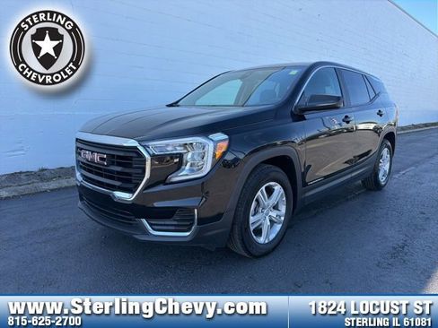 Used 2024 GMC Terrain SLE image 1