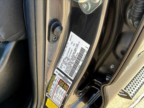 Used 2021 Toyota Tacoma TRD Sport w/ Technology Package image 35