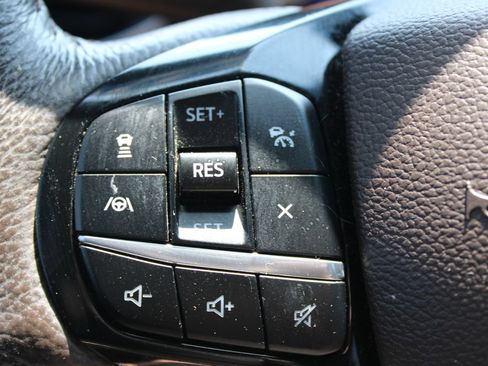 Used 2022 Ford Explorer King Ranch w/ Premium Technology Package RWD image 42