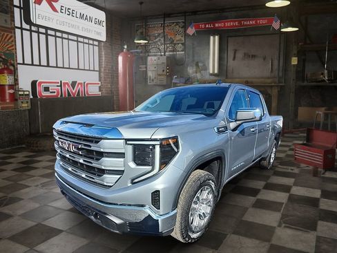 New 2026 GMC Sierra 1500 SLE w/ Preferred Package AWD/4WD image 1