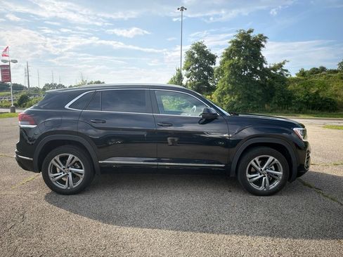 Used 2024 Volkswagen Atlas Cross Sport SEL R-Line AWD/4WD image 5