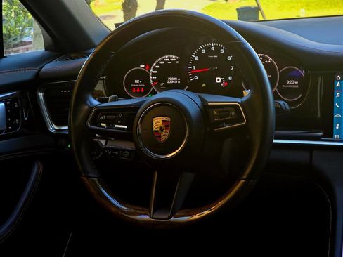 Used 2021 Porsche Panamera 4 image 68