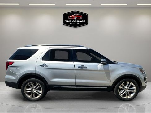 Used 2017 Ford Explorer Limited image 5