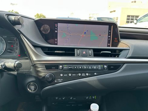 Used 2020 Lexus ES 350 w/ Premium Package FWD image 13