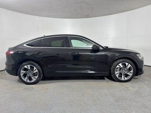 Used 2020 Audi e-tron Premium Plus image 38