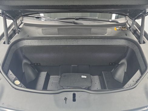 Used 2023 Rivian R1S Adventure AWD/4WD image 14
