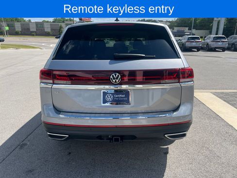 Used 2026 Volkswagen Atlas SE w/ Black Wheel Package FWD image 8