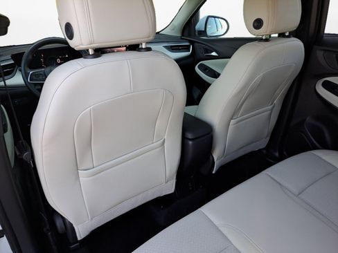 Used 2024 Buick Encore GX Preferred FWD image 13