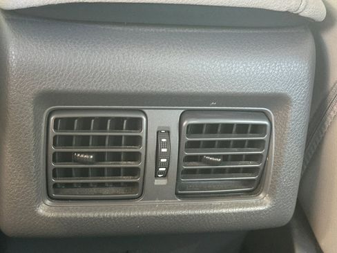 Used 2024 Toyota Camry XLE AWD/4WD image 16