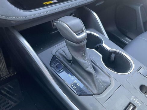 Used 2023 Toyota Highlander XLE image 44