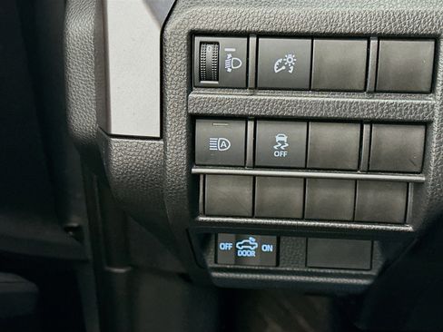 Used 2025 Toyota Tacoma TRD Off-Road image 17