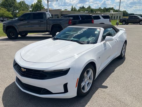 Used 2023 Chevrolet Camaro LT RWD image 3