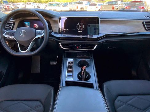 Certified 2024 Volkswagen Atlas SE image 25