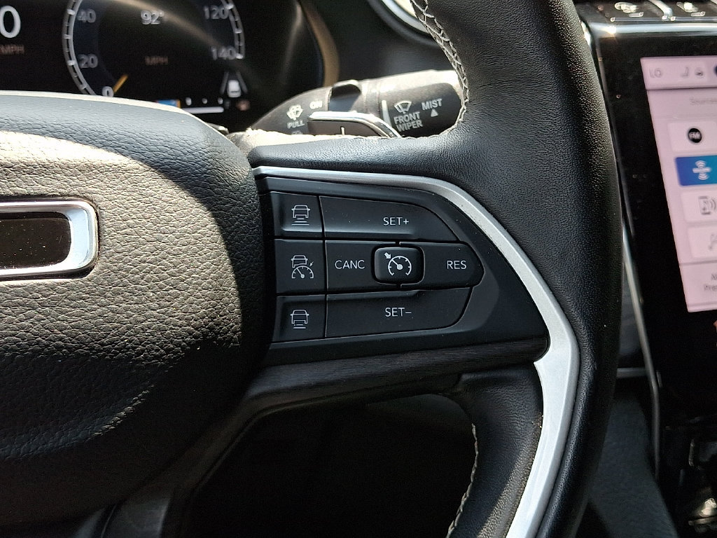 Used 2022 Jeep Grand Cherokee Limited AWD/4WD image 24