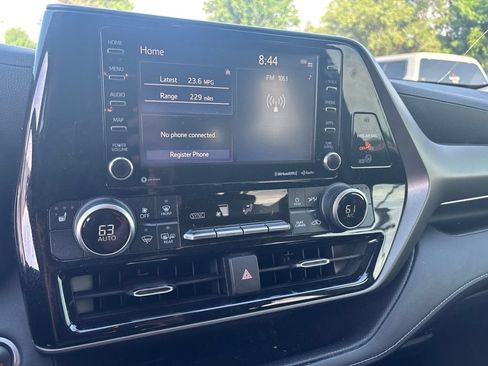 Used 2020 Toyota Highlander XLE FWD image 10