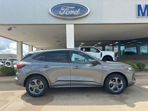 Used 2024 Ford Escape ST-Line w/ Tech Pack #1 AWD/4WD image 8