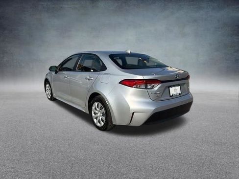 Used 2025 Toyota Corolla LE FWD image 8