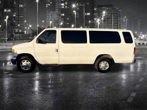 Used 2000 Ford E-350 and Econoline 350 XLT RWD image 2
