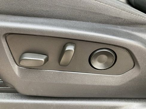 Used 2022 Chevrolet Silverado 1500 Custom image 31