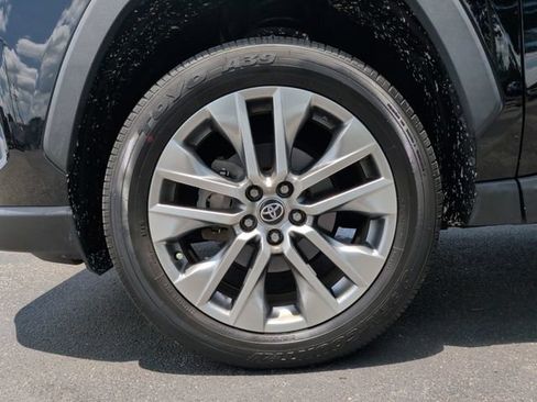 Used 2023 Toyota RAV4 XLE Premium FWD image 10