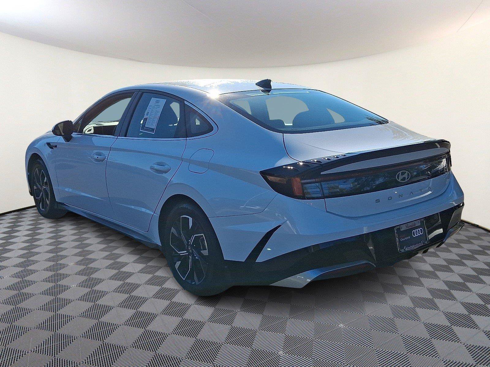 Used 2024 Hyundai Sonata SEL FWD image 4