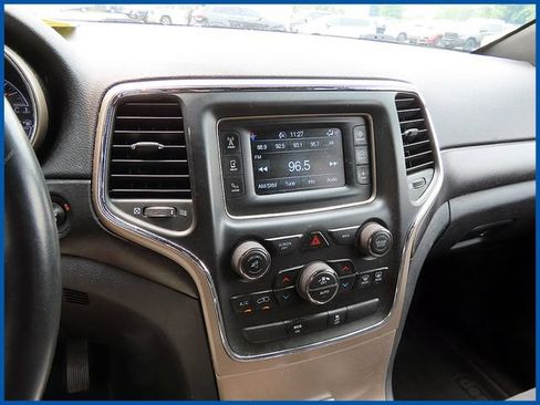 Used 2015 Jeep Grand Cherokee Laredo w/ Quick Order Package 23E AWD/4WD image 16