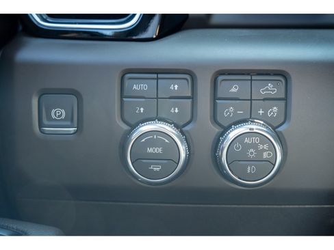 New 2026 GMC Sierra 2500 Denali w/ Denali Reserve Package AWD/4WD image 31