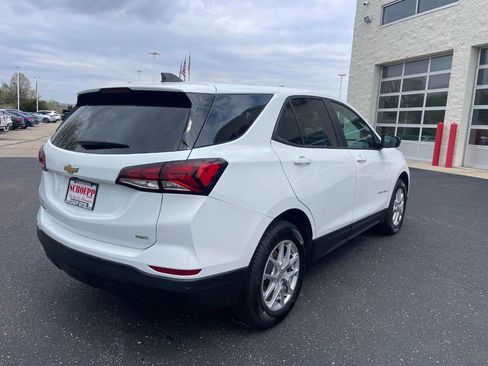 Used 2022 Chevrolet Equinox LS AWD/4WD image 3