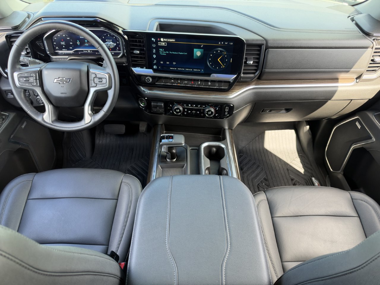 Used 2023 Chevrolet Silverado 1500 RST AWD/4WD image 12