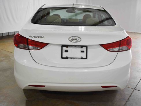 Used 2013 Hyundai Elantra GLS image 8