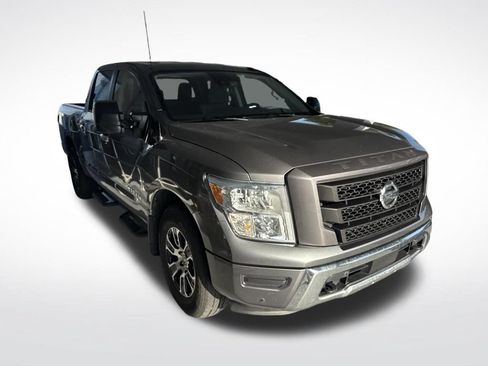 Used 2021 Nissan Titan SV w/ SV Convenience Package AWD/4WD image 3
