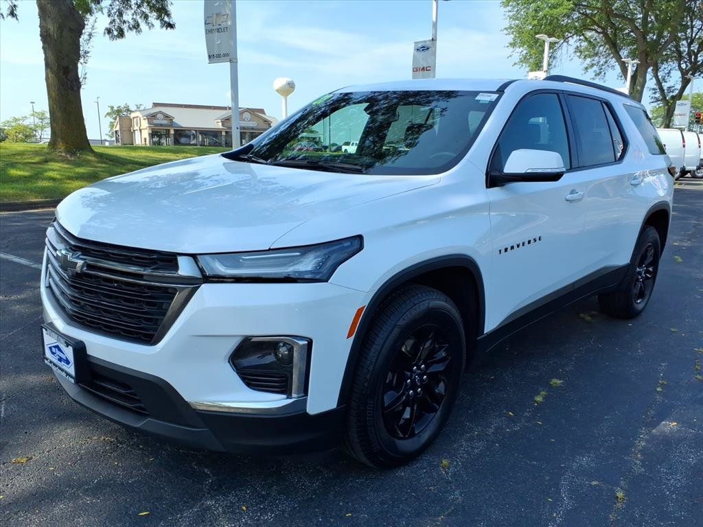 Used 2023 Chevrolet Traverse LT w/ Midnight/Sport Edition AWD/4WD image 3