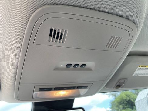 Used 2010 Buick LaCrosse CX FWD image 21