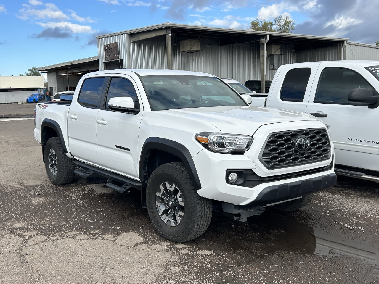 Used 2023 Toyota Tacoma TRD Off-Road AWD/4WD image 5